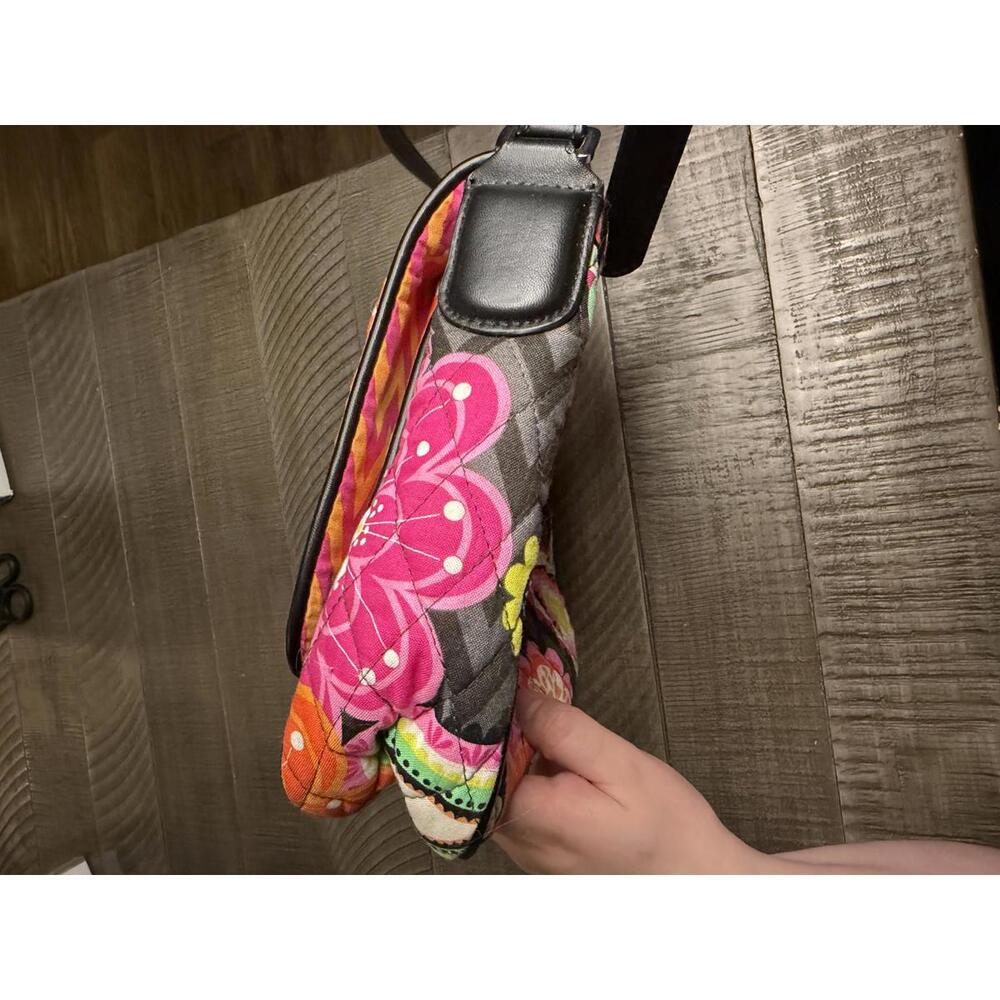 Vera Bradley Turnlock Crossbody Bag in Ziggy Zinnia pattern - Picture 3 of 13